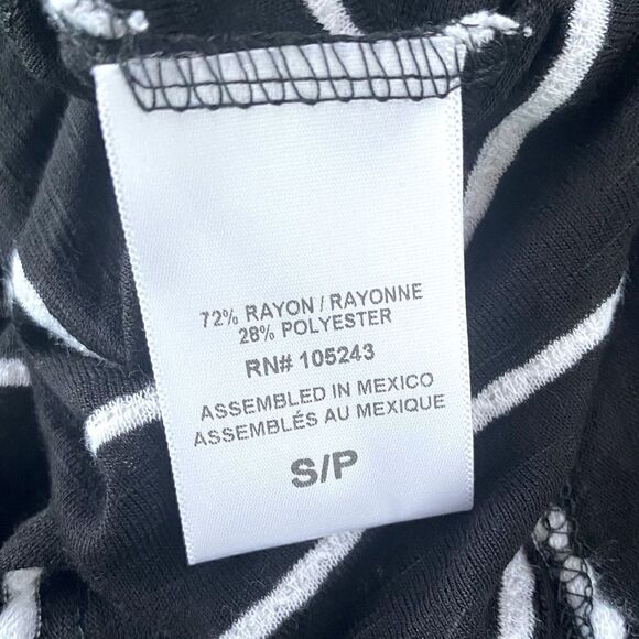 Bobeau Black & White Striped Textured Cold Shoulder Top. Size Small. EUC! - Picture 5 of 6